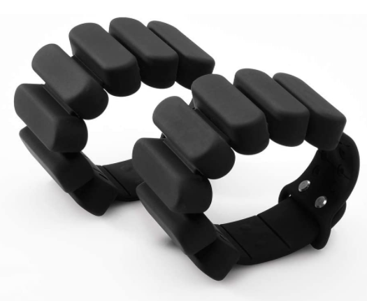 女性の手首の重み