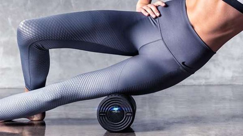 振動するフォームローラー