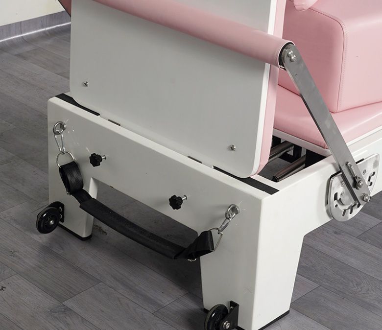 白い塗装のオークピンクピラティス装備