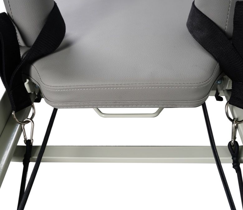 折りたたみ可能な改革者ピラティスマシンを使用するためのマシン