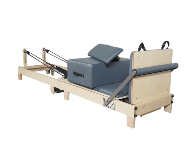 折りたたみ可能なピラティスは、木製の脚を備えたエクササイズマシン