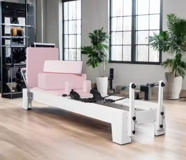 白い塗装のオークピンクピラティス装備