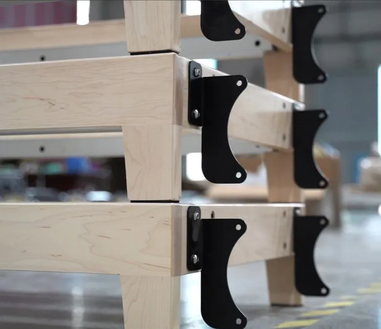 折りたたみ可能なピラティスは、木製の脚を備えたエクササイズマシン