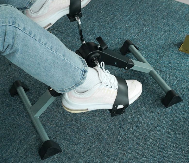 机の下にLCDディスプレイトレーニングを備えた折りたたみ可能なミニエアロビックステッパー