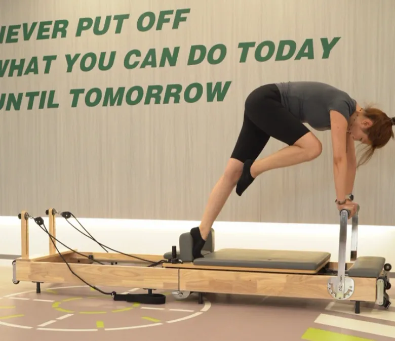 折り畳み木製ボディバランスピラティスコアベッド改革者